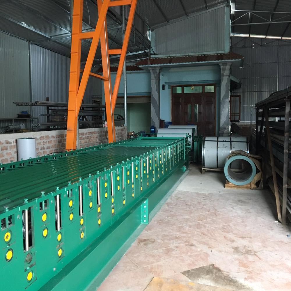 Máy cán tôn tại xưởng Đại Lợi